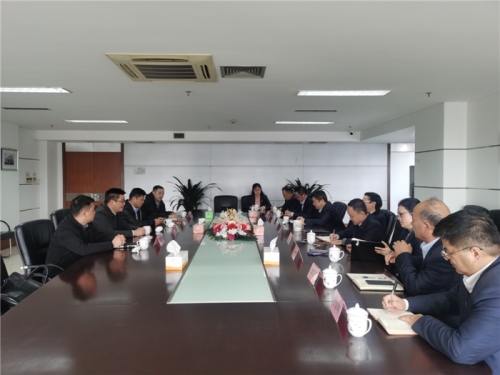 【领导关怀】市城投集团党委委员、副总经理沈卓恒一行赴冰球突破网站调研指导工作